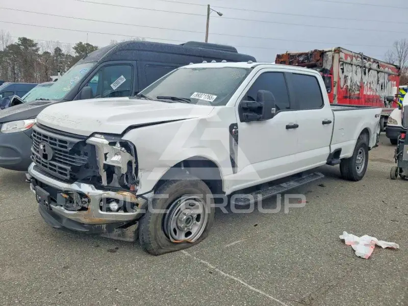 2023 Ford F-350 фото