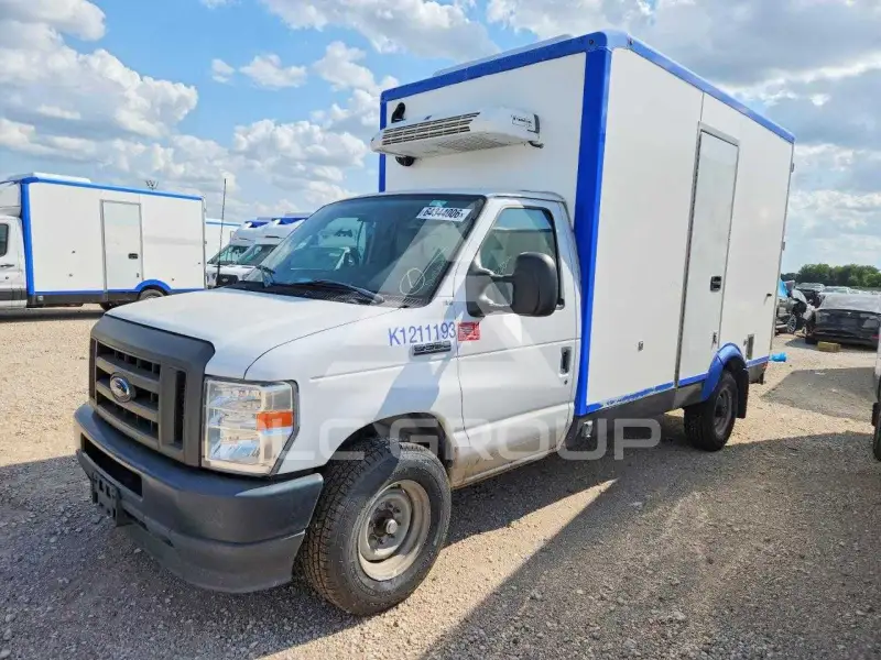 2023 Ford ECONOLINE фото