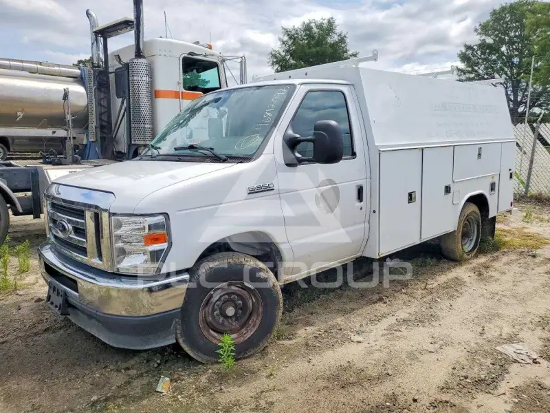 2023 Ford ECONOLINE фото
