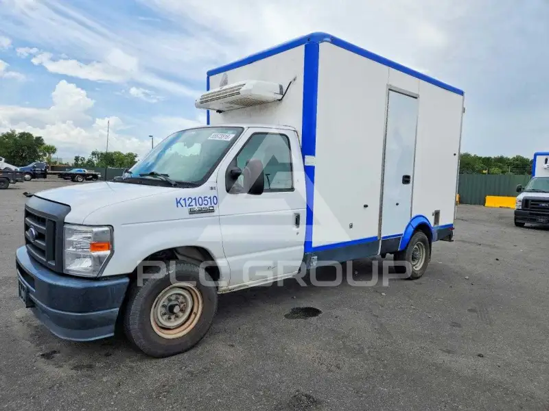 2023 Ford E-350 фото