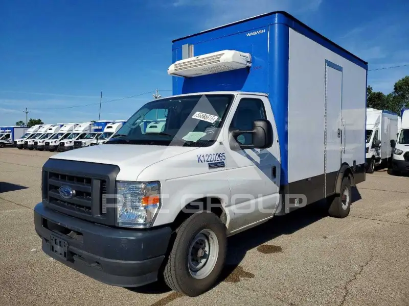 2023 Ford E-350 фото