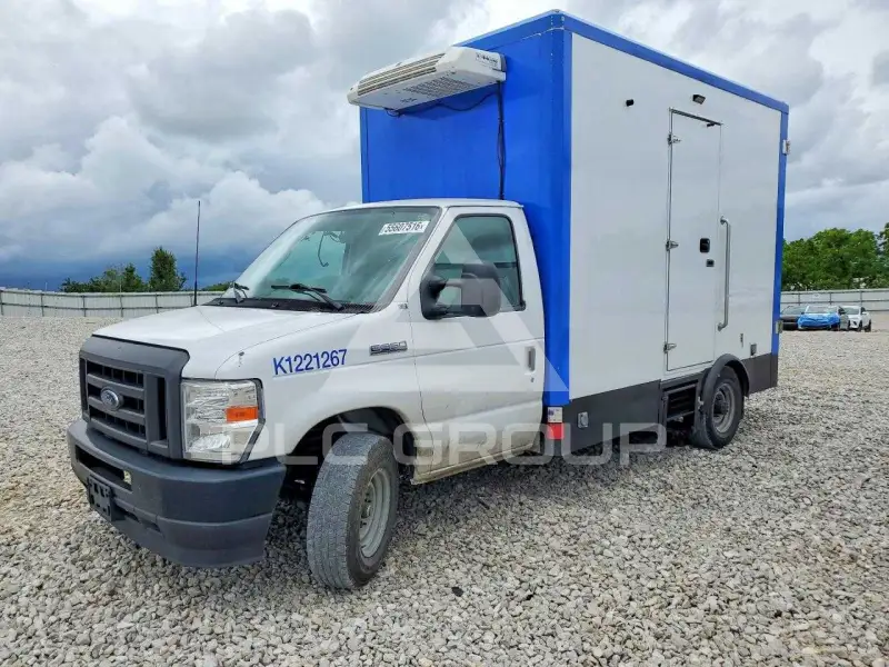 2023 Ford E-350 фото