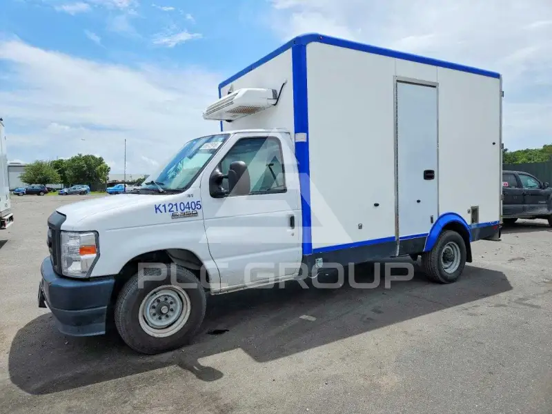 2023 Ford E-350 фото