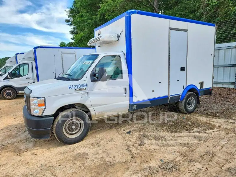 2023 Ford E-350 фото