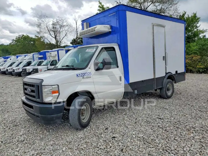 2023 Ford E-350 фото