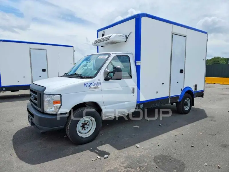2023 Ford E-350 photo