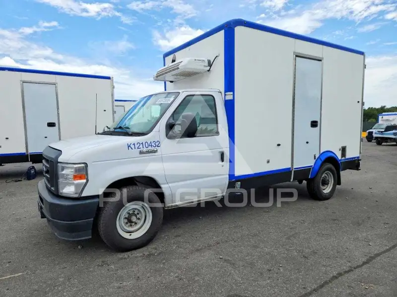 2023 Ford E-350 фото