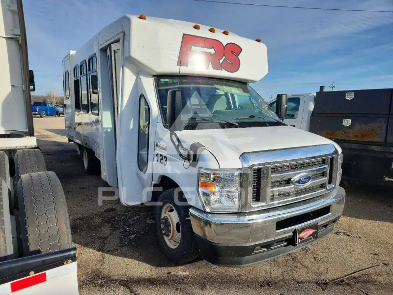 2023 Ford ECONOLINE фото