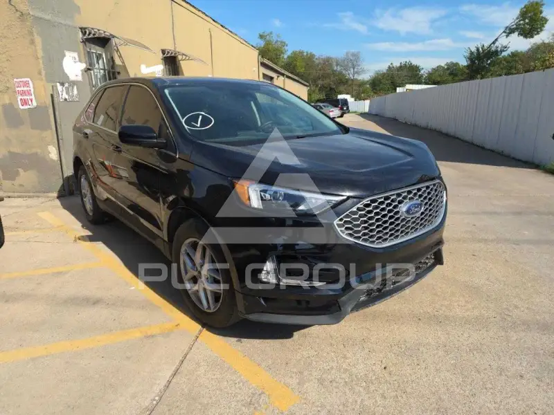 2023 Ford EDGE photo