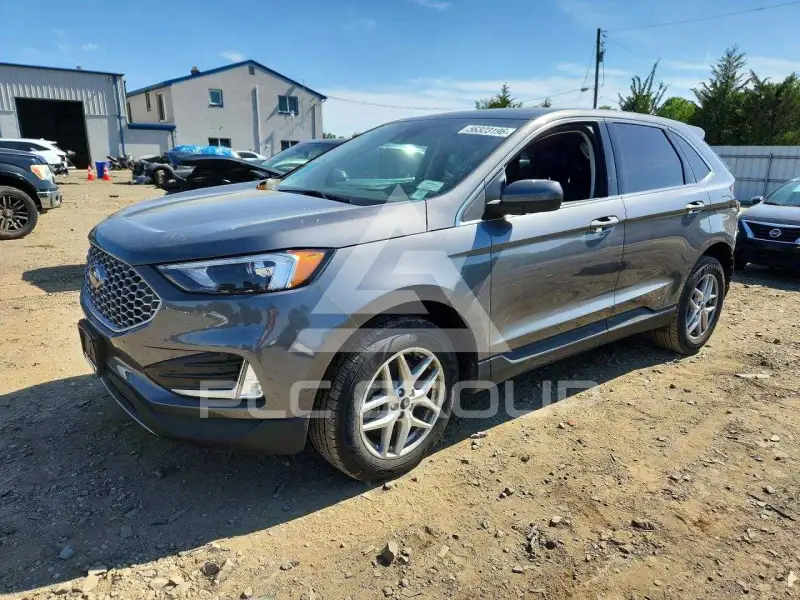 2023 Ford EDGE photo