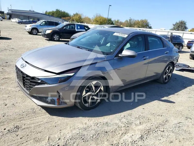 2023 Hyundai Elantra фото