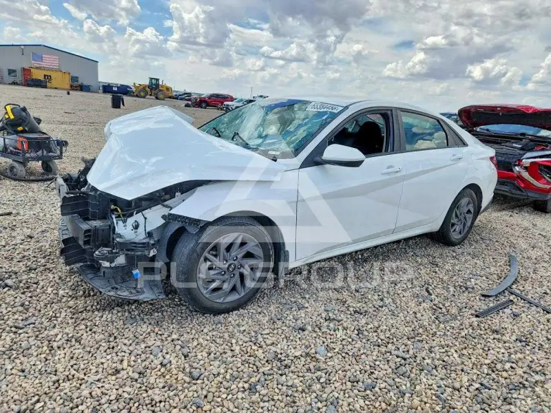 2023 Hyundai Elantra photo