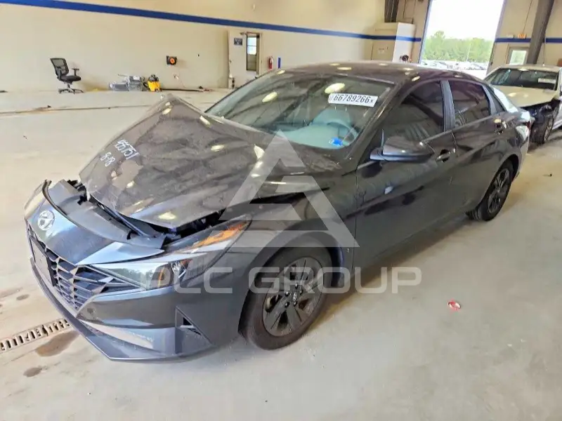 2023 Hyundai Elantra photo