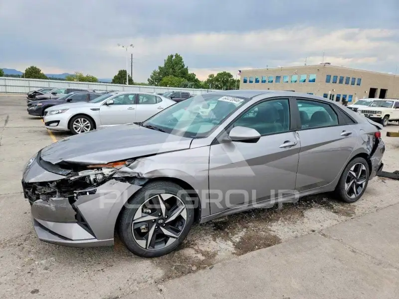 2023 Hyundai Elantra фото