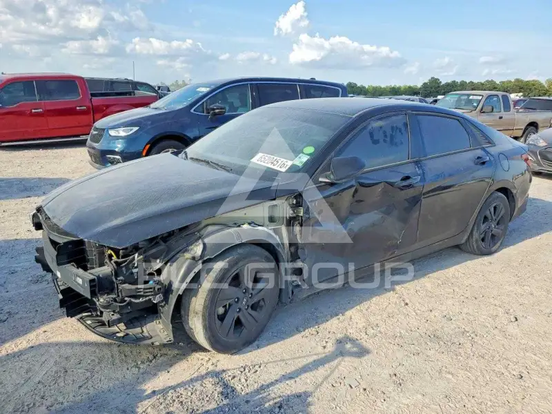 2023 Hyundai Elantra photo