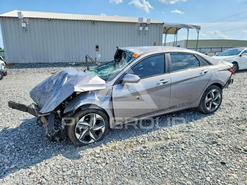 2023 Hyundai Elantra фото