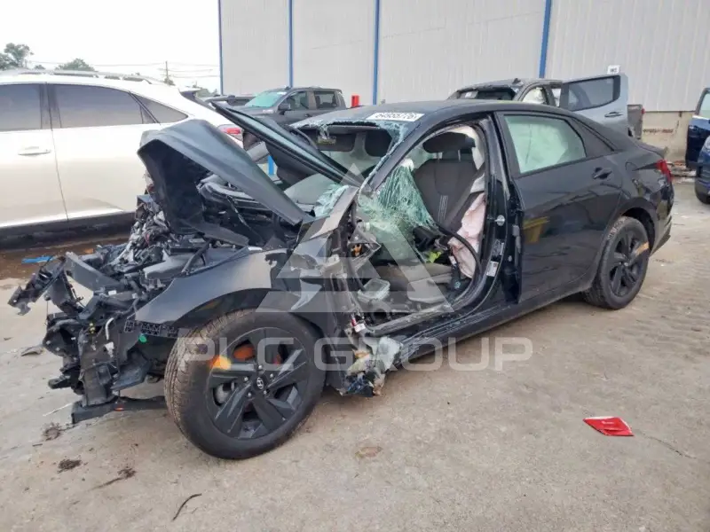 2023 Hyundai Elantra фото