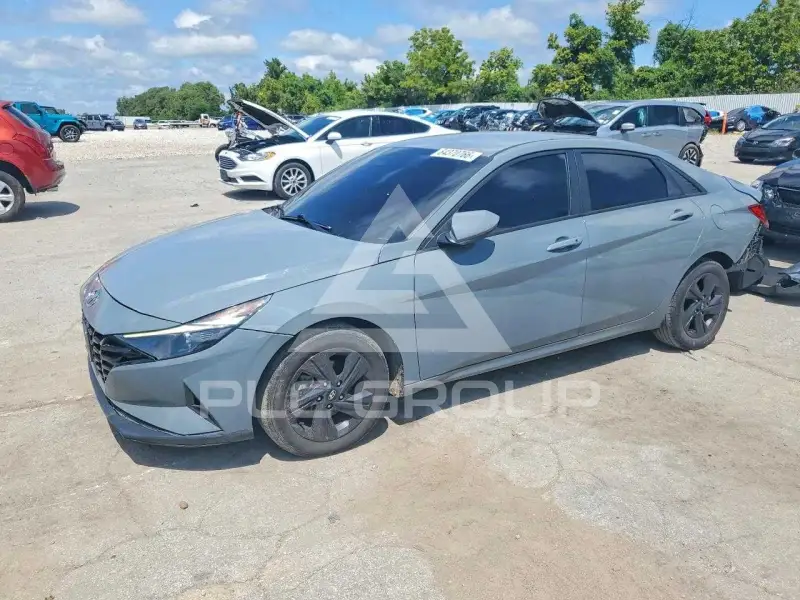 2023 Hyundai Elantra photo
