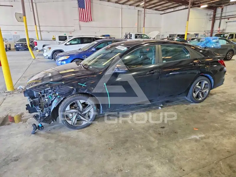 2023 Hyundai Elantra photo