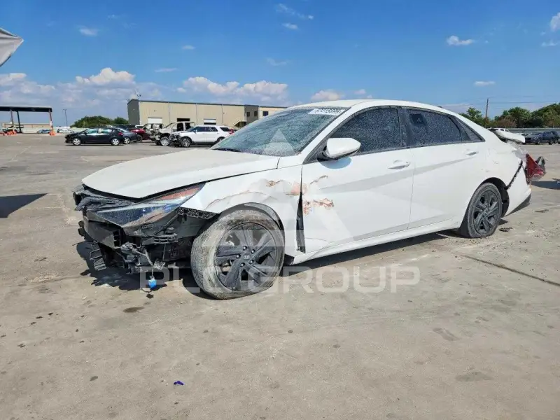 2023 Hyundai Elantra photo