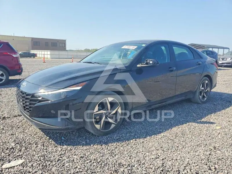 2023 Hyundai Elantra photo