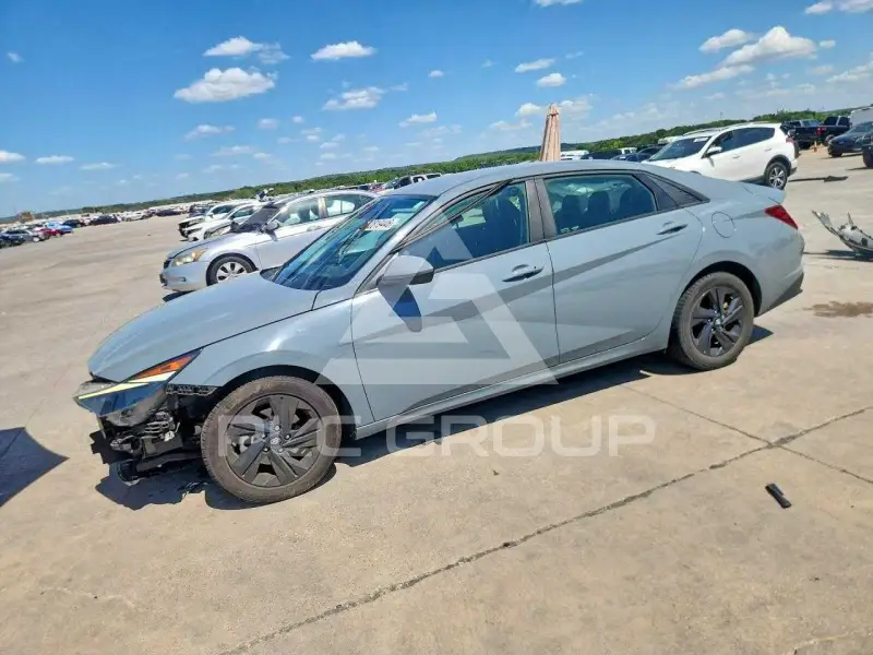 2023 Hyundai Elantra фото