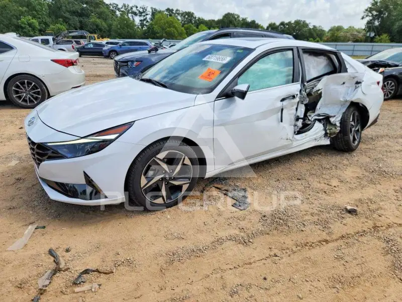 2023 Hyundai Elantra фото