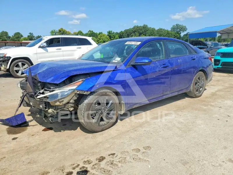 2023 Hyundai Elantra photo