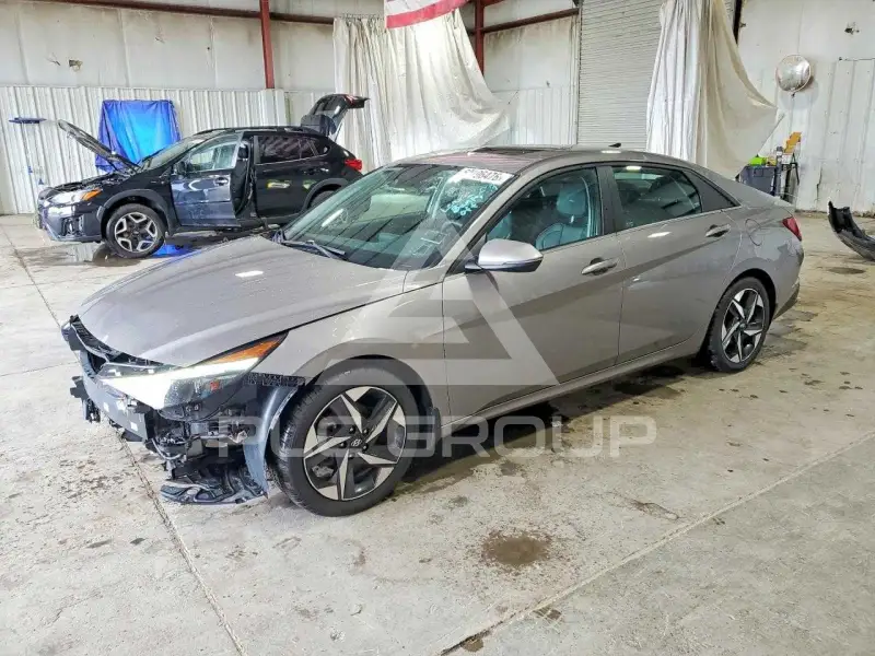 2023 Hyundai Elantra фото