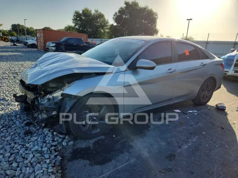 2023 Hyundai Elantra photo