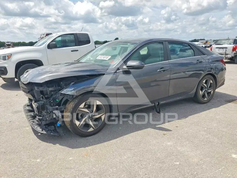 2023 Hyundai Elantra photo