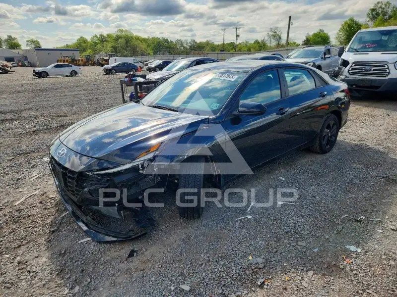 2023 Hyundai Elantra фото