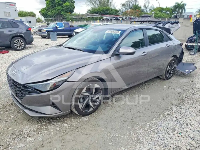 2023 Hyundai Elantra photo