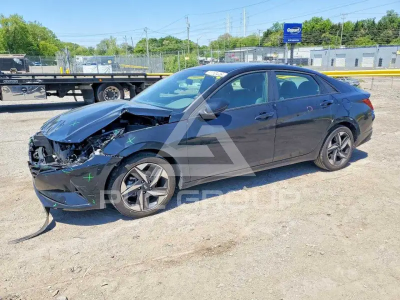 2023 Hyundai Elantra photo