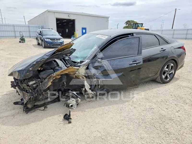 2023 Hyundai Elantra photo
