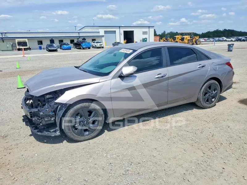 2023 Hyundai Elantra фото