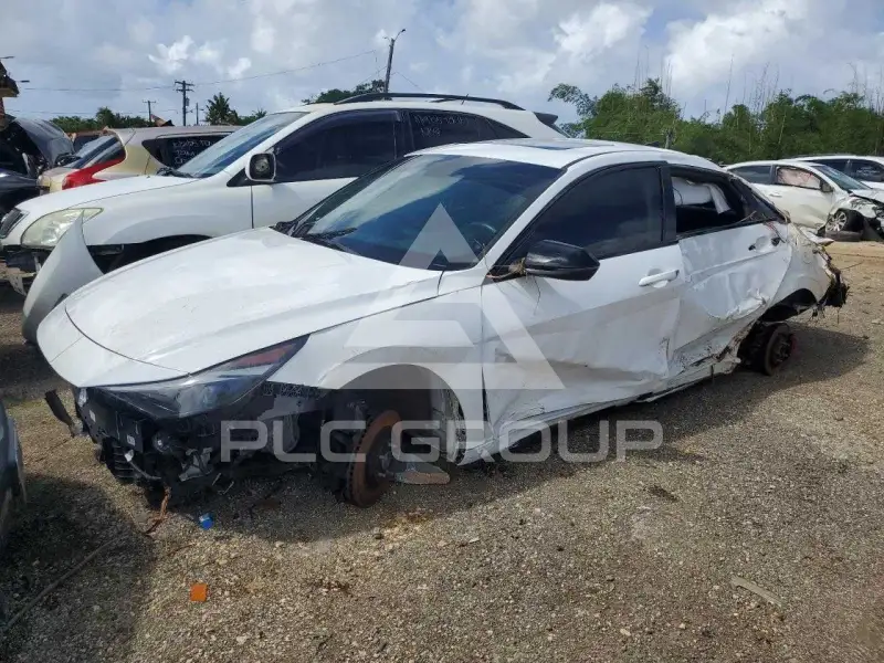 2023 Hyundai Elantra фото