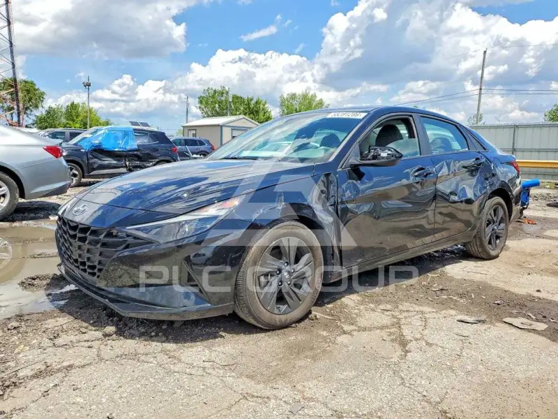 2023 Hyundai Elantra photo