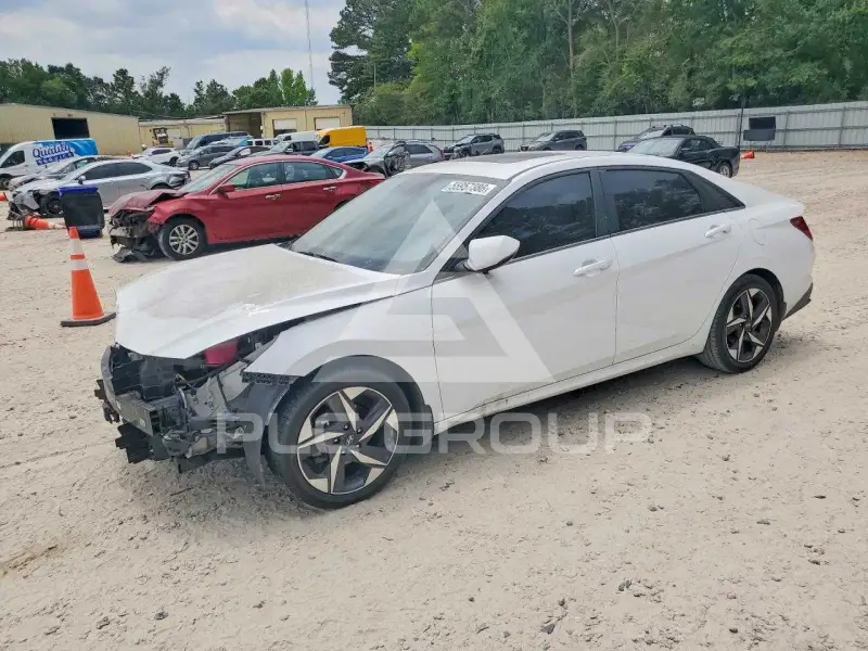 2023 Hyundai Elantra photo
