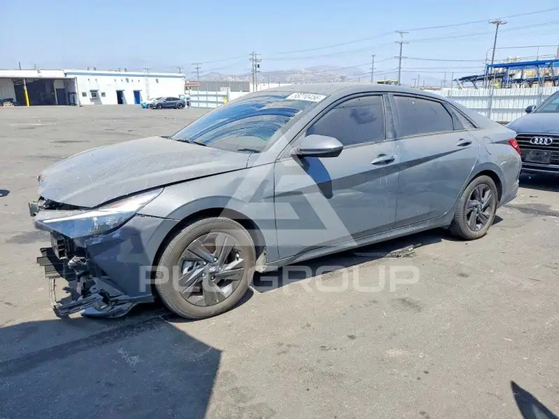 2023 Hyundai Elantra фото