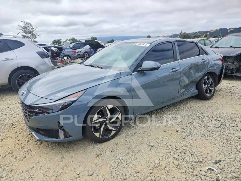 2023 Hyundai Elantra photo