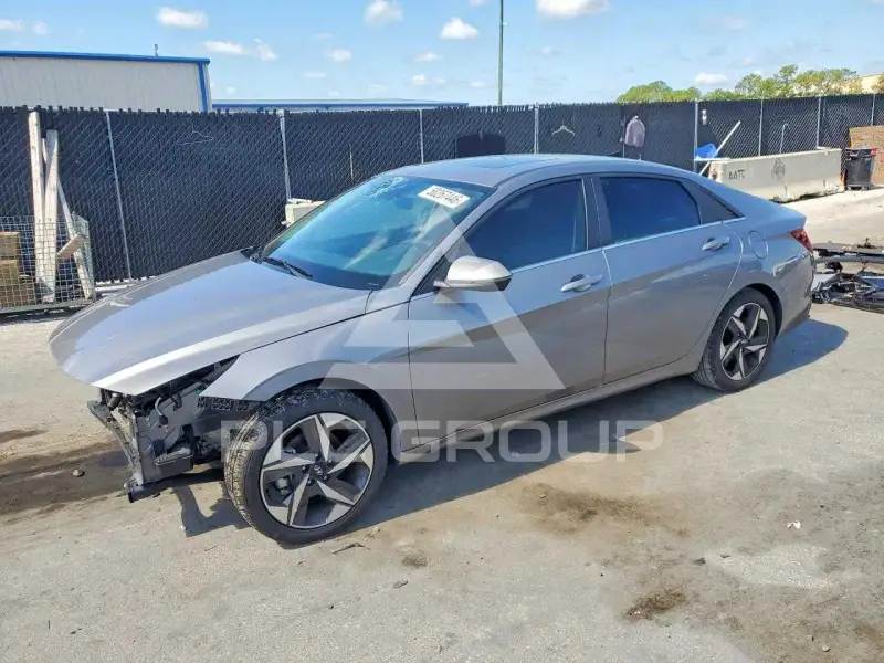 2023 Hyundai Elantra photo