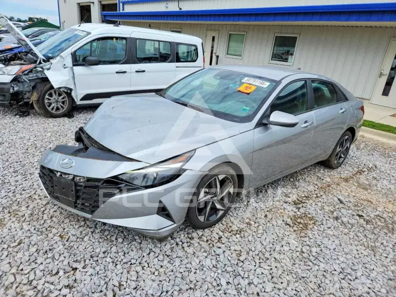 2023 Hyundai Elantra photo