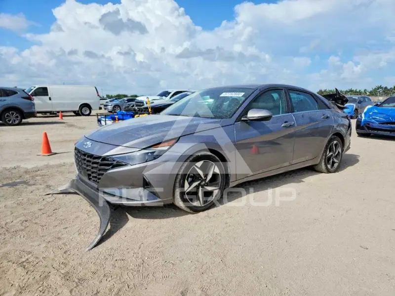 2023 Hyundai Elantra photo