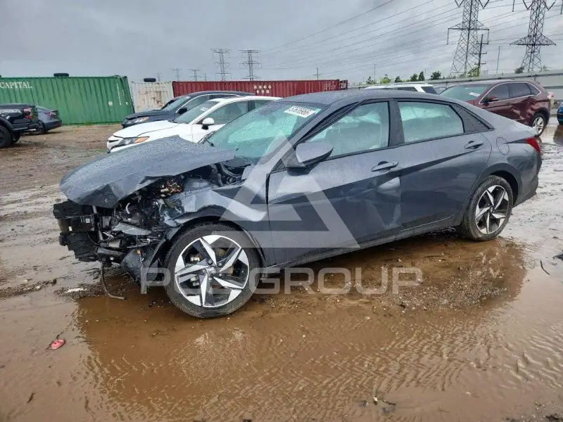 2023 Hyundai Elantra фото
