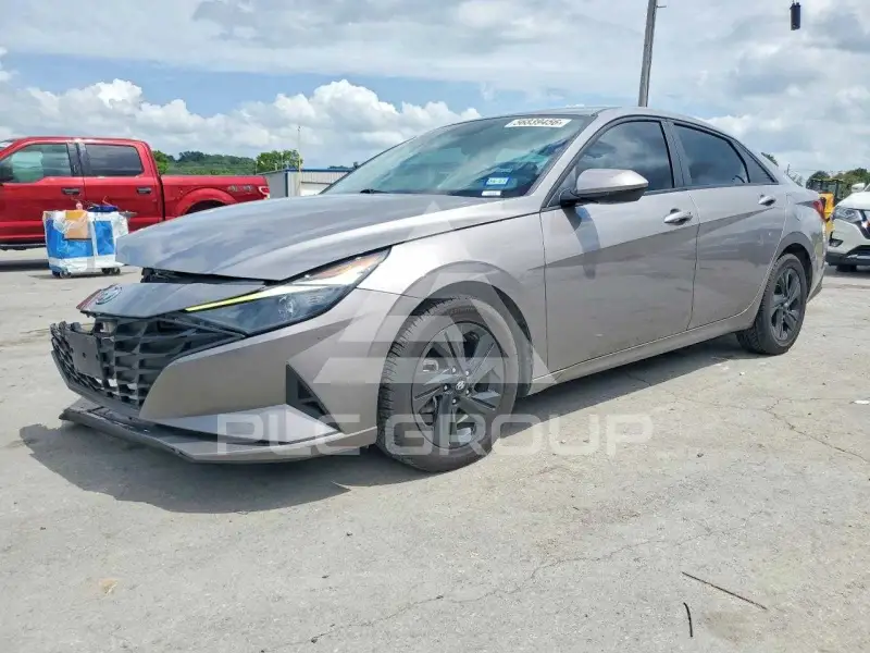2023 Hyundai Elantra photo