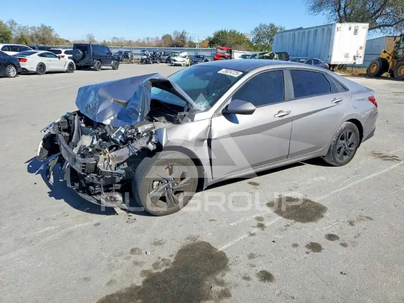 2023 Hyundai Elantra фото