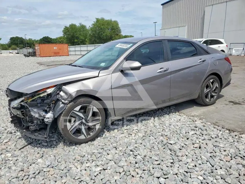 2023 Hyundai Elantra фото