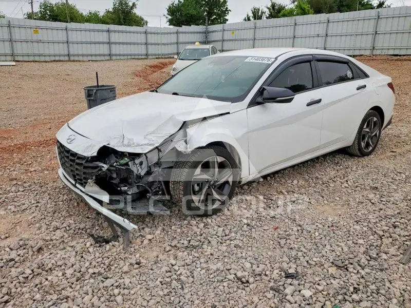 2023 Hyundai Elantra фото