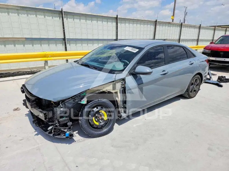 2023 Hyundai Elantra фото